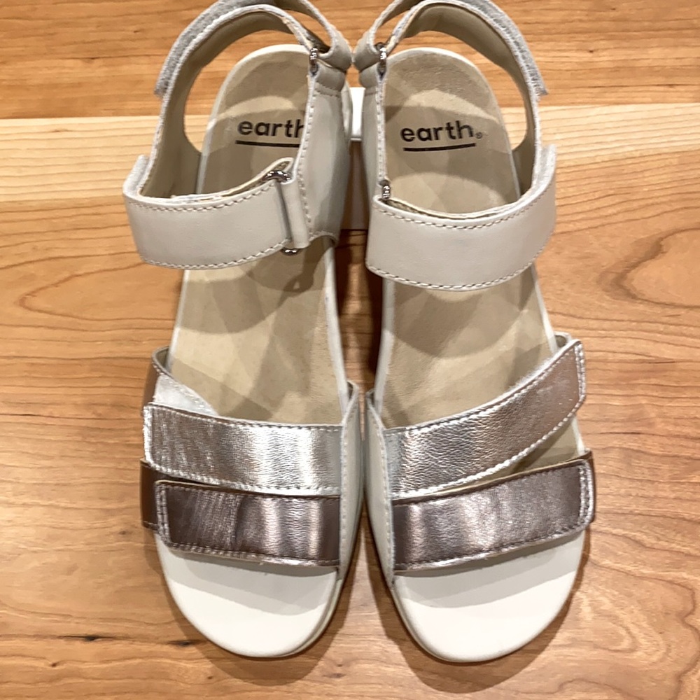 Earth Alder Amal sandal 6 leather, silver/bronze